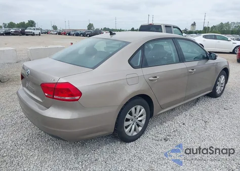 2015 Volkswagen Passat 1.8T Wolfsburg Edition из США, поврежденный, VIN 1VWAT7A37FC004600